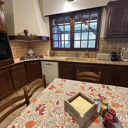 A Nouste بيت للعطل