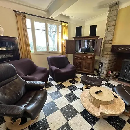 بيت للعطل A Nouste